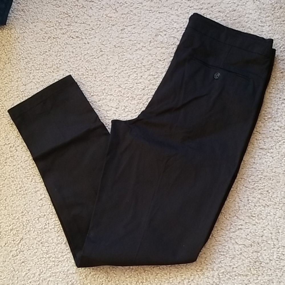Brand New Esntls Black Chino